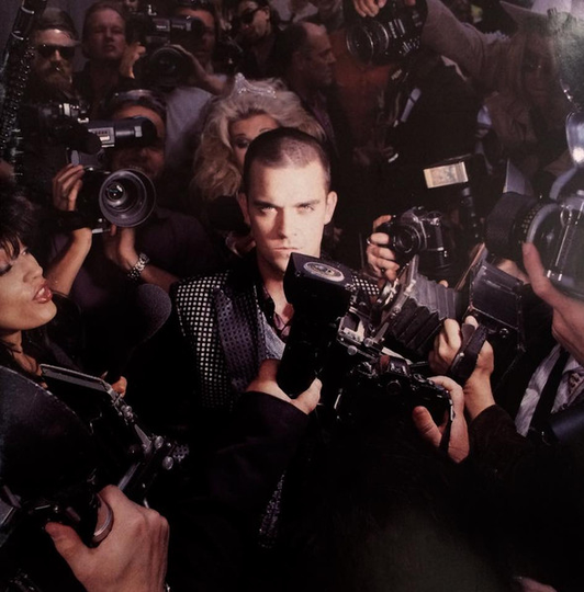 Robbie Williams - Life Thru A Lens - Universal Music